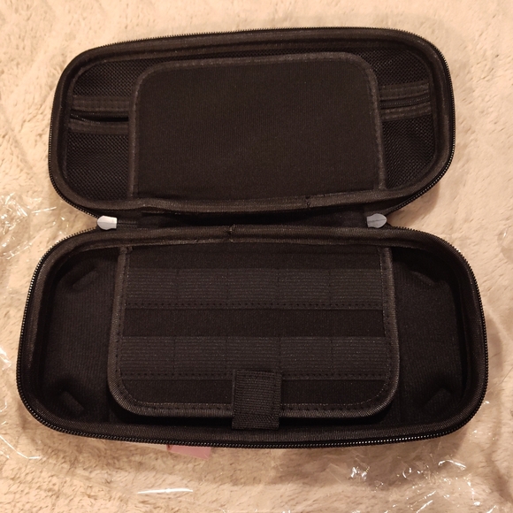 NWT! Nintendo Switch Case (No Brand Name) - Picture 5 of 9